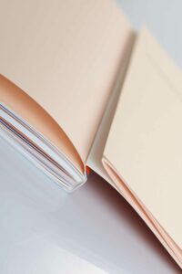 Katalog als gebundenes Buch mit Softcover